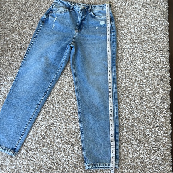 Zara Slightly Distressed Light Blue Wash High Rise Mom Jean Sz 4 - Picture 11 of 12